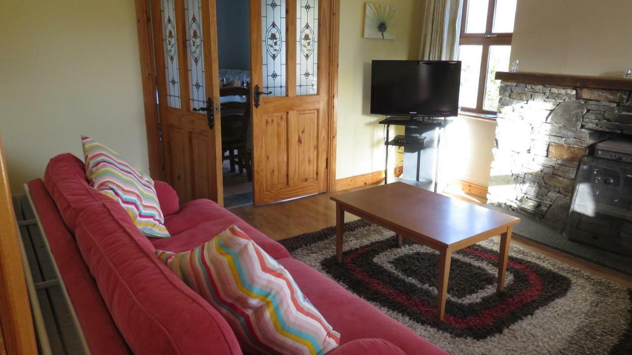 Heatherhill Farm Cottage In Letterfrack Beside Connemara National Park المظهر الخارجي الصورة