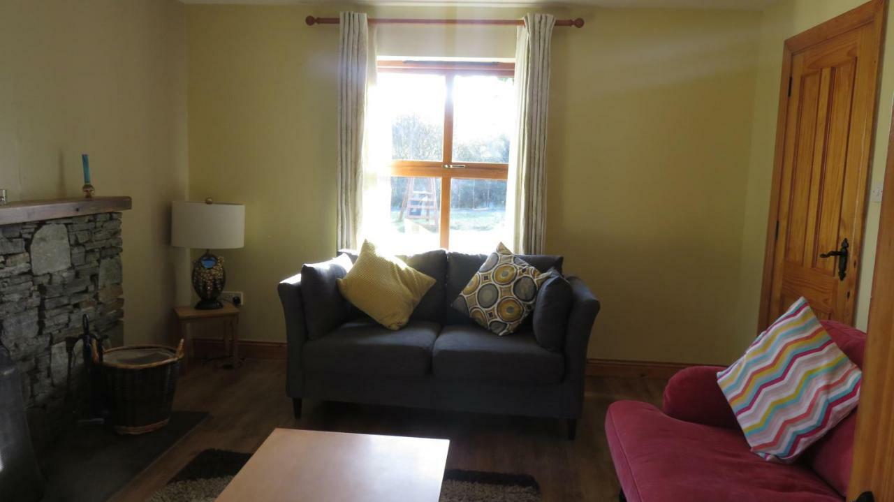 Heatherhill Farm Cottage In Letterfrack Beside Connemara National Park المظهر الخارجي الصورة